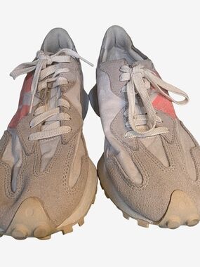 New Balance 327 Sneakers with Pink Accent - Size 8.5